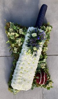 funeral tribute cricket bat https://floristshopevents.co.uk/